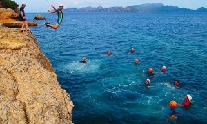 Canyoning cotier lors d'un séminaire en Espagne